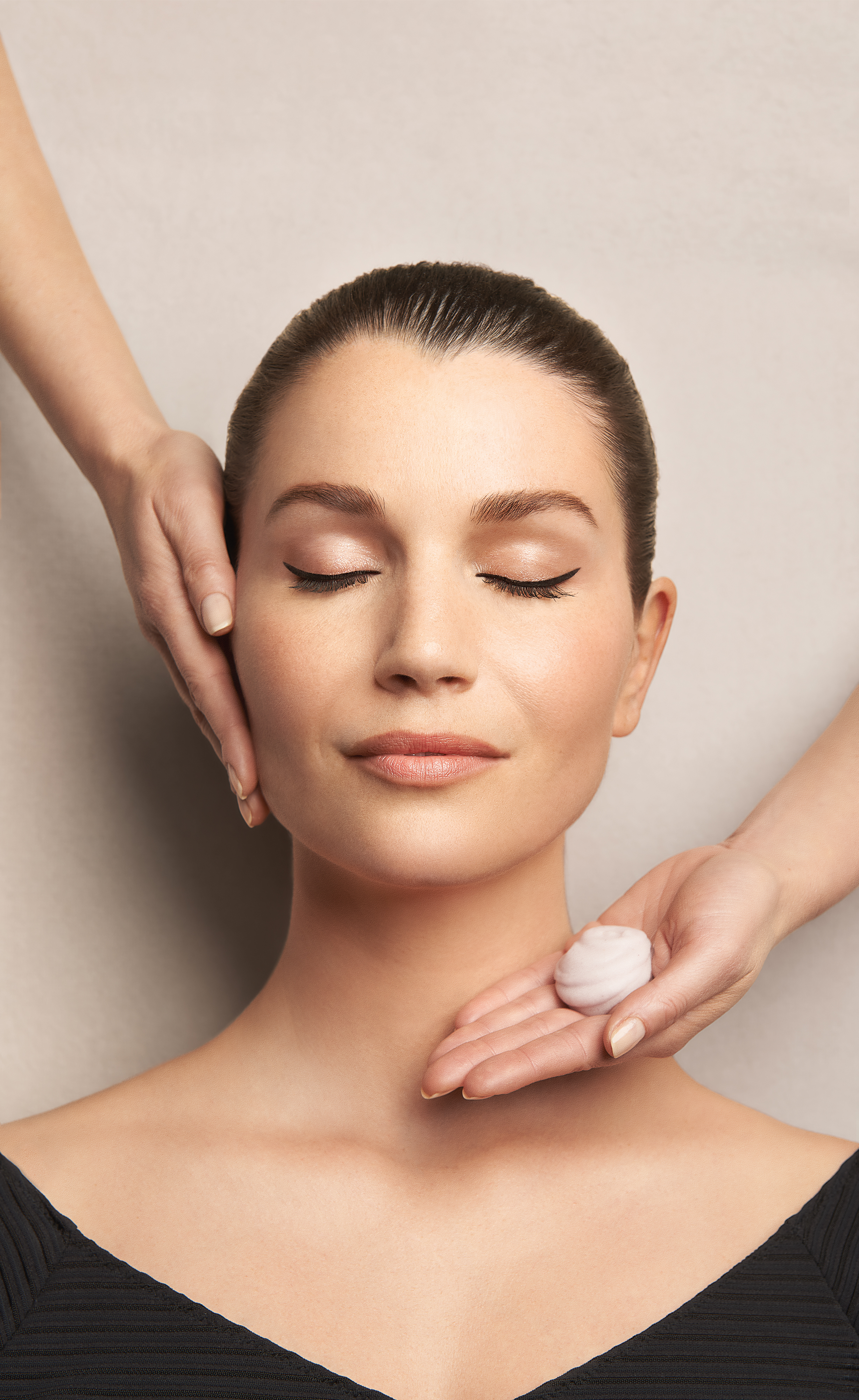 eb-sensibeautics-visuel-mannequin-cabine.jpg
